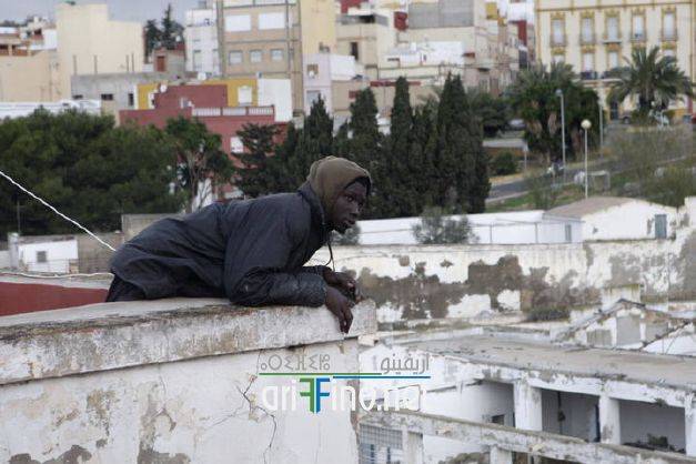 AL MENOS 60 INMIGRANTES ENTRAN EN MELILLA EN UN ASALTO MASIVO A LA VALLA